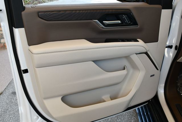 2025 GMC Yukon 4WD 4 Door Denali W/Sun & Power Step Package - 23013151 - 44