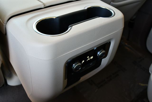 2025 GMC Yukon 4WD 4 Door Denali W/Sun & Power Step Package - 23013151 - 69