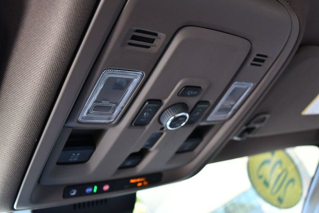 2025 GMC Yukon 4WD 4 Door Denali W/Sun & Power Step Package - 23013151 - 70