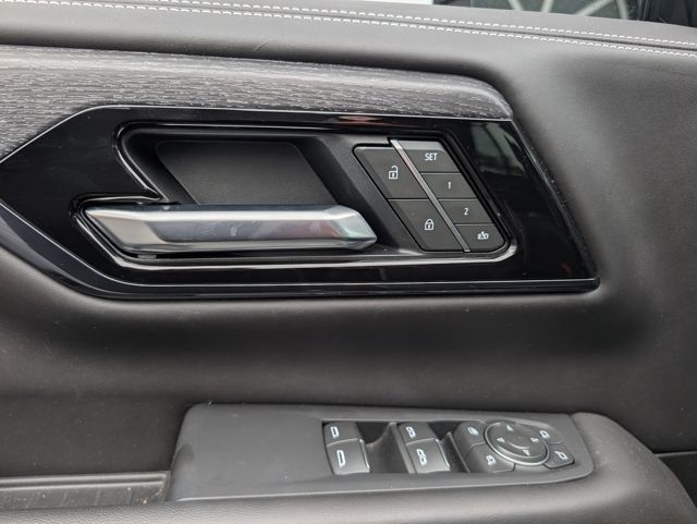 2025 GMC Yukon 4WD 4dr AT4 Ultimate - 23033499 - 13