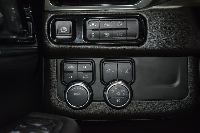 2025 GMC Yukon 4WD 4dr Elevation - 22953677 - 37