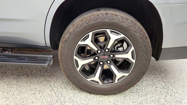 2025 GMC Yukon 4WD w/ AT4 Premium Plus Package & Super Cruise - 23082215 - 8