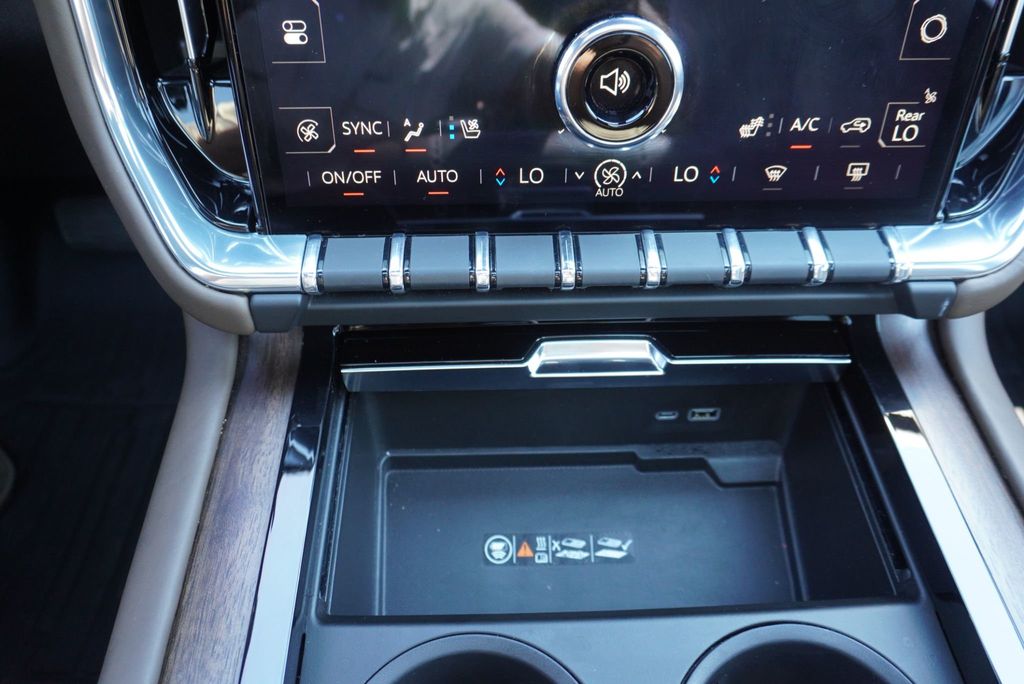 2025 GMC Yukon DENALI ULTIMATE - 23052371 - 38