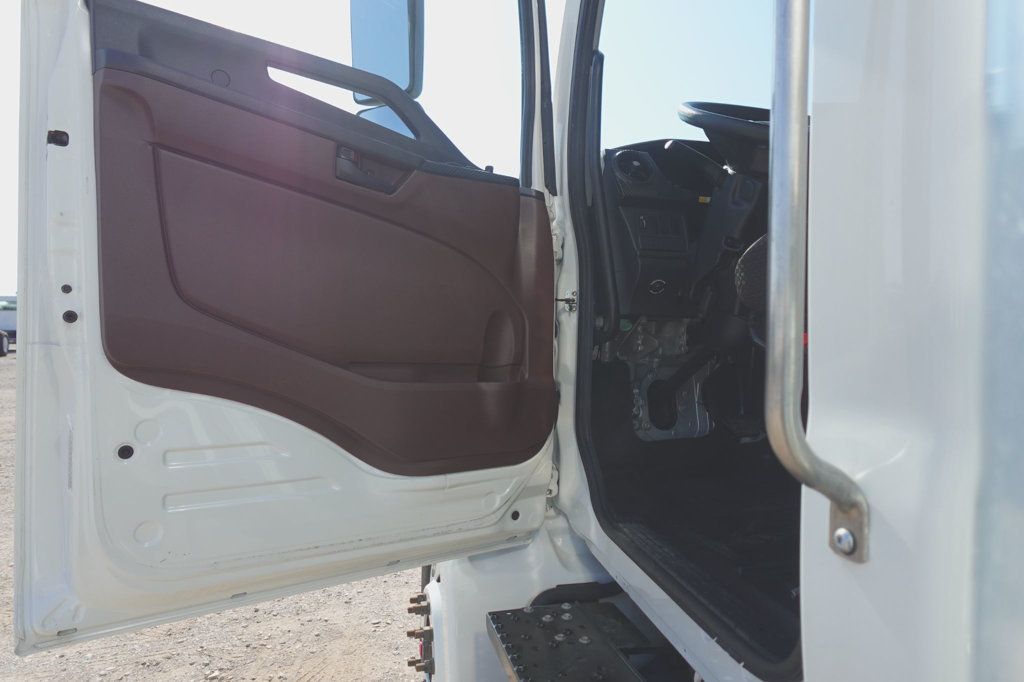 2025 HINO L6A (26ft Box with Lift Gate) - 23062081 - 17