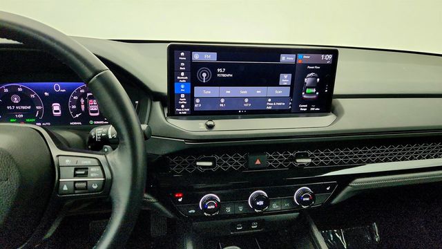2025 Honda Accord Hybrid EX-L Sedan - 23010774 - 17