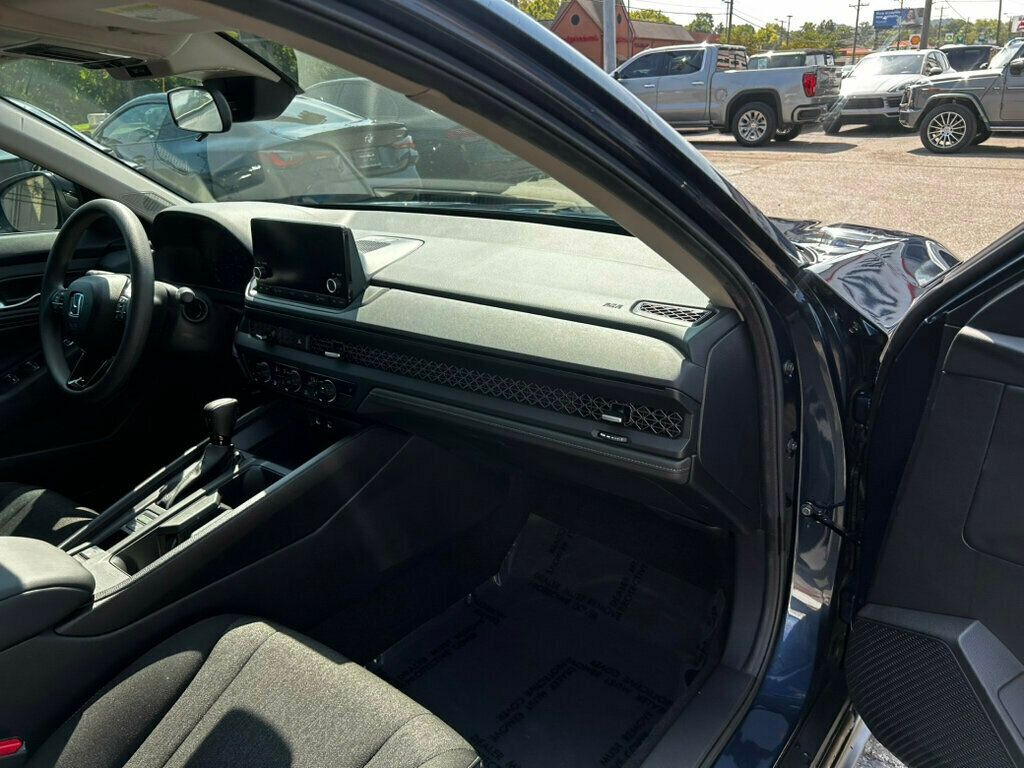 2025 Honda Accord SE photo 21