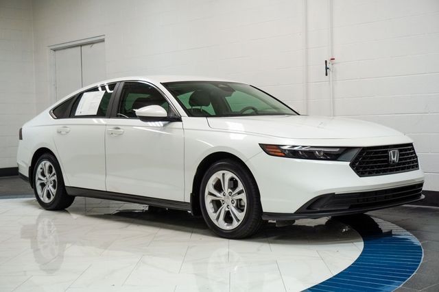 2025 Honda Accord Sedan LX CVT - 22931845 - 4