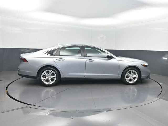 2025 Honda Accord Sedan LX CVT - 23056915 - 28