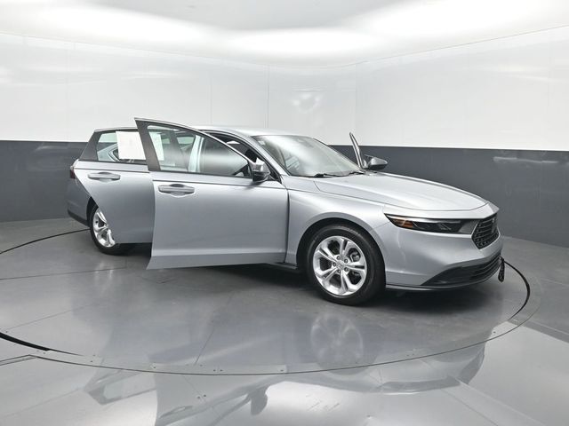 2025 Honda Accord Sedan LX CVT - 23056915 - 33