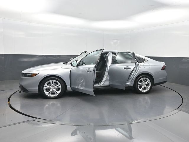 2025 Honda Accord Sedan LX CVT - 23056915 - 34