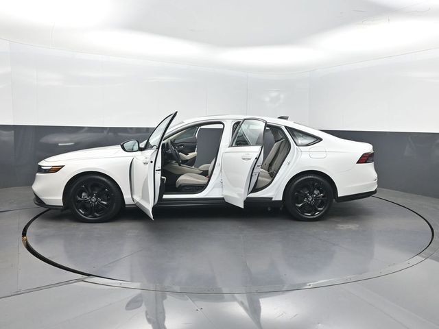 2025 Honda Accord Sedan SE CVT - 23031962 - 38