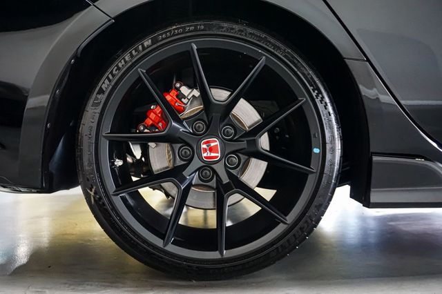 2025 Honda Civic Type R *Civic Type-R* 6-Speed Manual* *Only 2k Miles* - 23029868 - 47