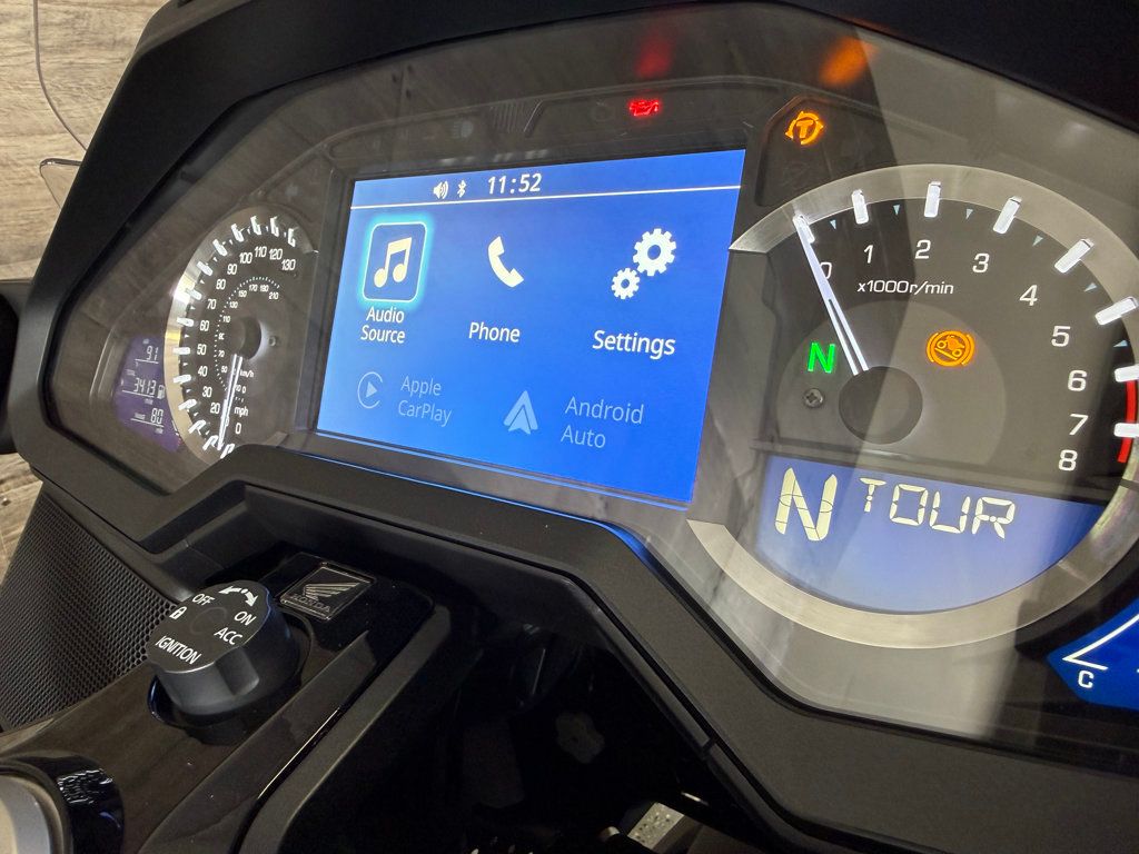 2025 Honda Gold Wing 50th Anniversary DCT One Owner! - 23061551 - 9