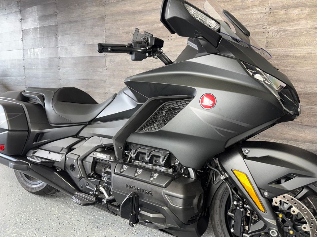 2025 Honda Gold Wing 50th Anniversary DCT One Owner! - 23061551 | Video 2