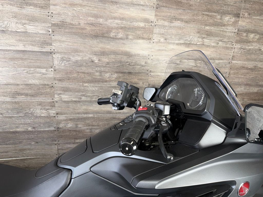 2025 Honda Gold Wing 50th Anniversary DCT One Owner! - 23061551 - 4