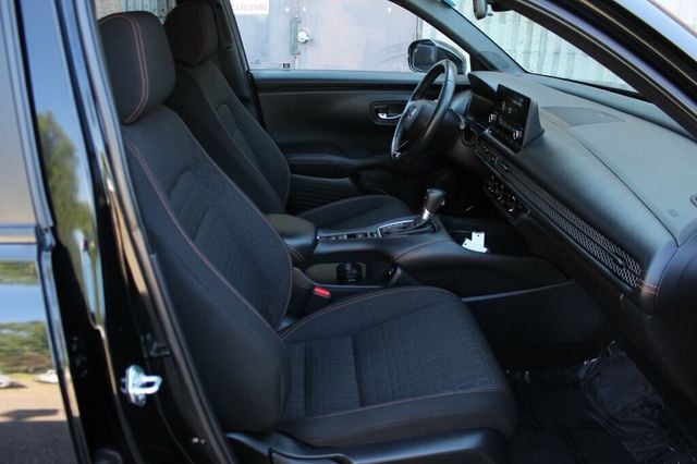 2025 Honda HR-V ONE OWNER AWD SPORT  - 23050229 - 6