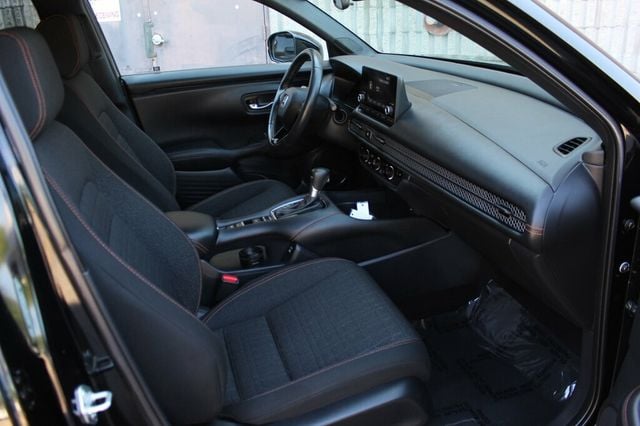 2025 Honda HR-V ONE OWNER AWD SPORT  - 23050229 - 7