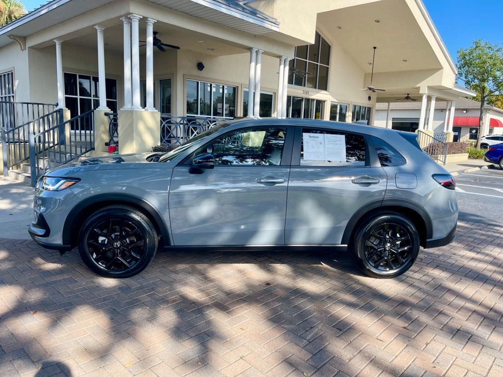 2025 Honda HR-V Sport 2WD photo 2