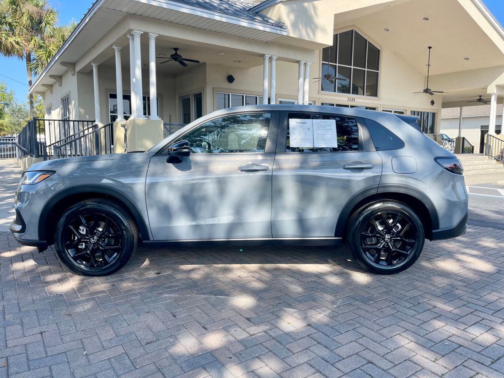 2025 Honda HR-V Sport 2WD photo 2
