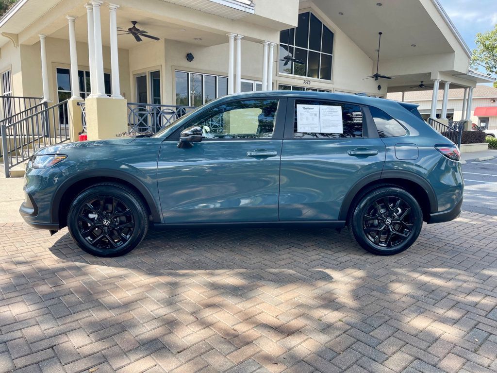 2025 Honda HR-V Sport 2WD photo 2