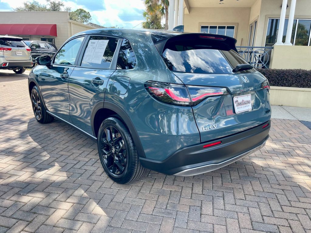 2025 Honda HR-V Sport 2WD photo 3