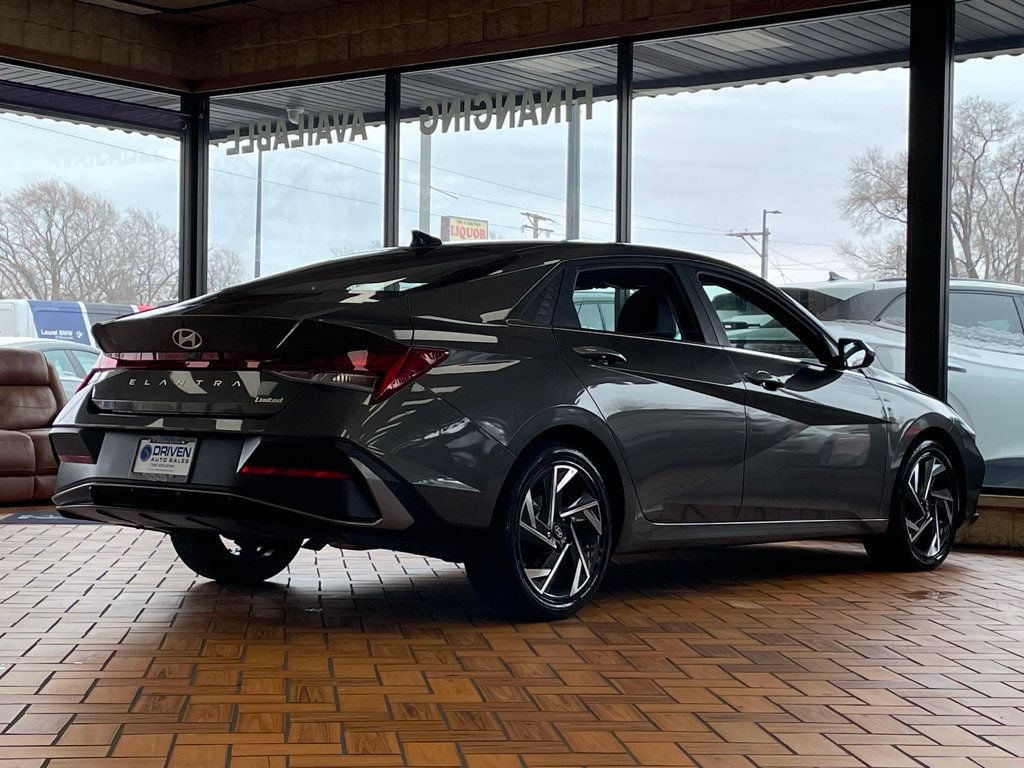 2025 Hyundai Elantra Limited IVT - 23000080 - 9