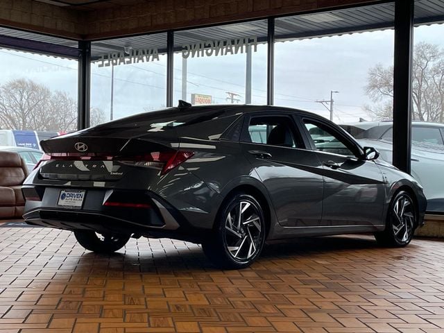 2025 Hyundai Elantra Limited IVT - 23000080 - 9