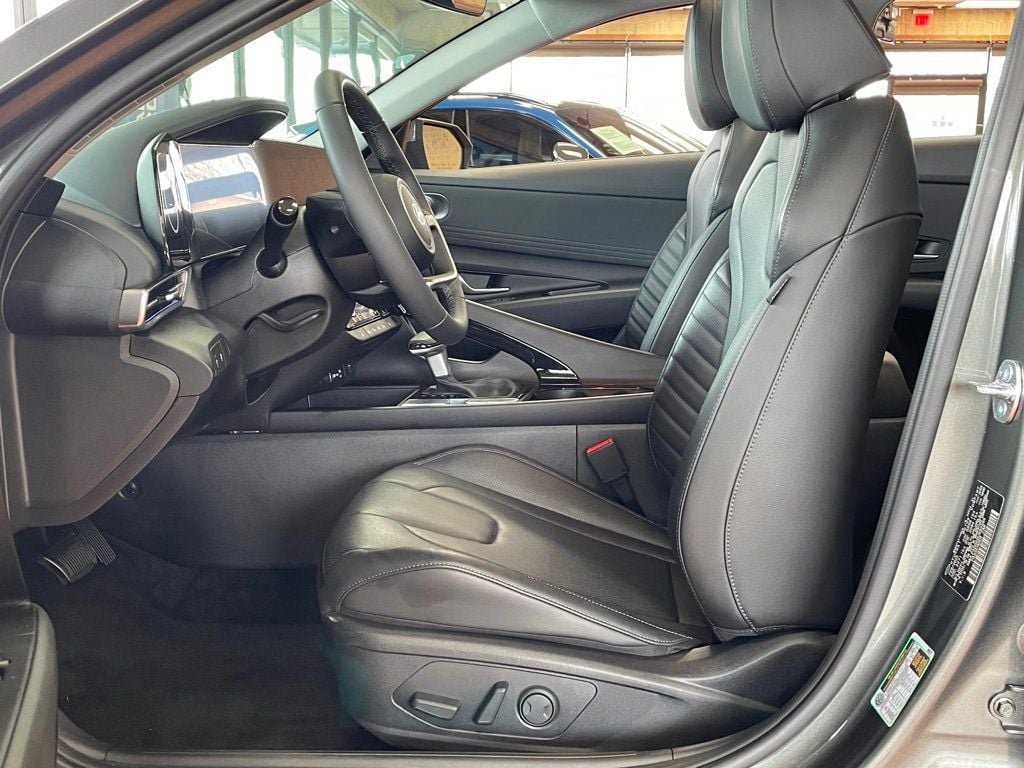 2025 Hyundai Elantra Limited IVT - 23000080 - 10
