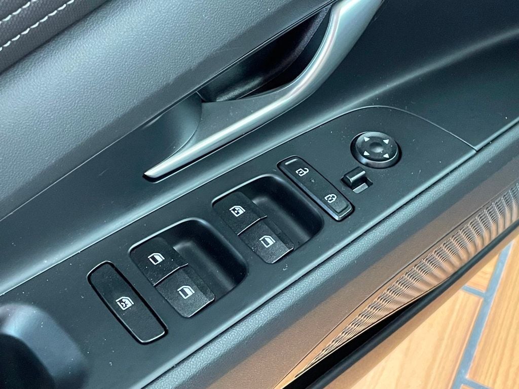 2025 Hyundai Elantra Limited IVT - 23000080 - 14