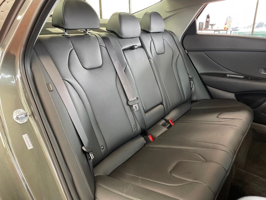 2025 Hyundai Elantra Limited IVT - 23000080 - 19