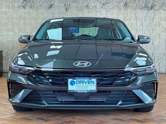 2025 Hyundai Elantra Limited IVT - 23000080 - 2