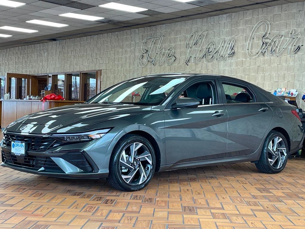 2025 Hyundai Elantra Limited IVT - 23000080 - 3