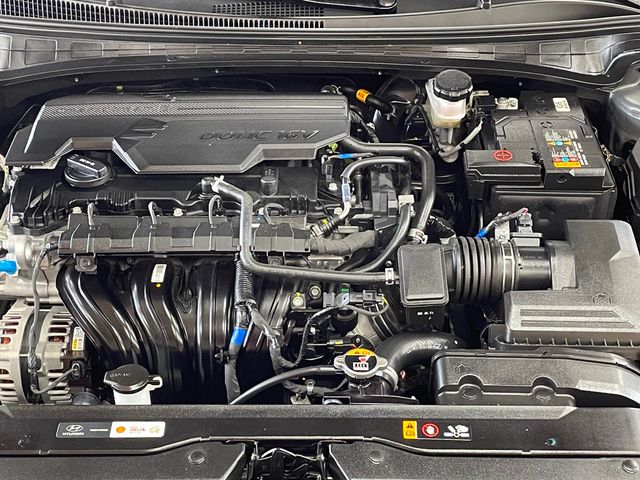 2025 Hyundai Elantra Limited IVT - 23000080 - 40