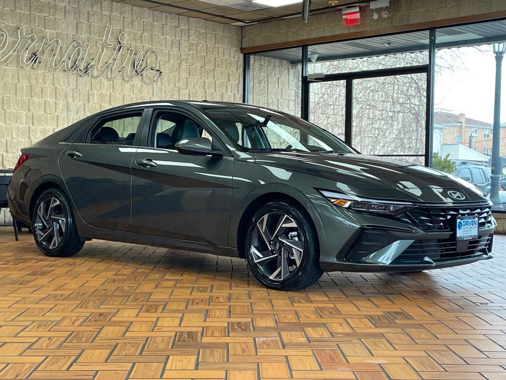 2025 Hyundai Elantra Limited IVT - 23000080 - 7