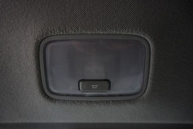 2025 Hyundai Elantra Limited IVT - 23033811 - 10