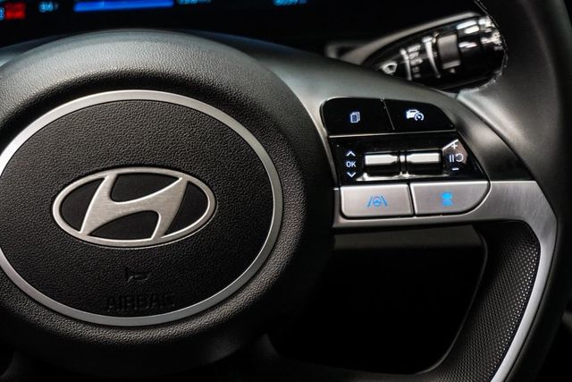2025 Hyundai Elantra Limited IVT - 23033811 - 15