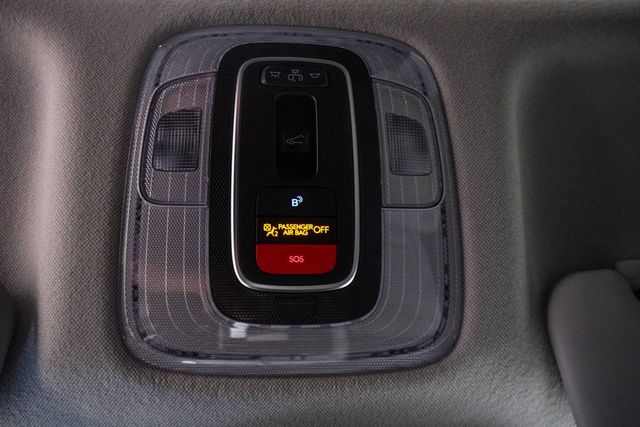 2025 Hyundai Elantra Limited IVT - 23033811 - 27