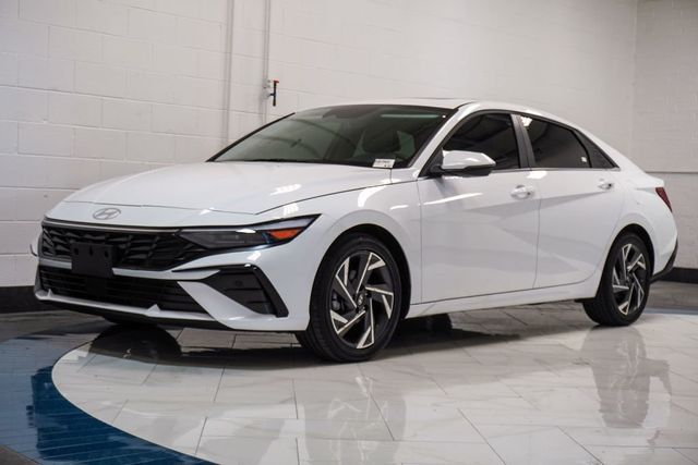 2025 Hyundai Elantra Limited IVT - 23033811 - 3