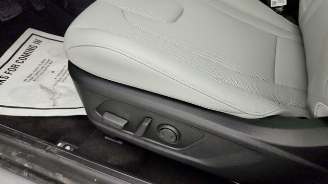 2025 Hyundai Elantra Limited IVT - 22949794 - 11