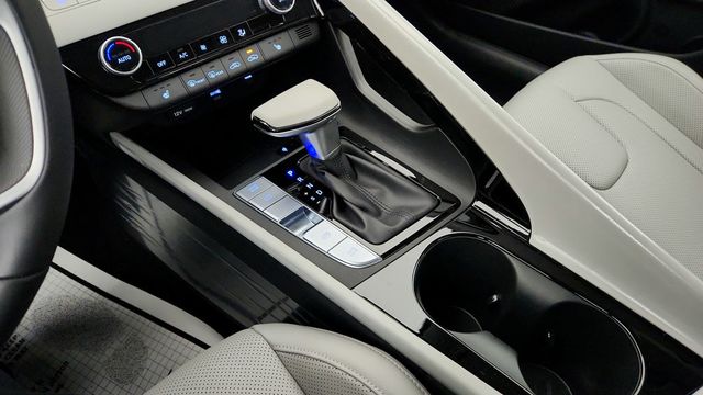 2025 Hyundai Elantra Limited IVT - 22949794 - 15