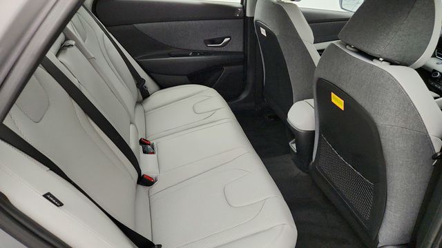 2025 Hyundai Elantra Limited IVT - 22949794 - 21