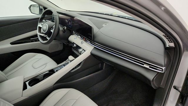 2025 Hyundai Elantra Limited IVT - 22949794 - 23