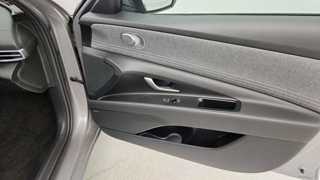 2025 Hyundai Elantra Limited IVT - 22949794 - 24