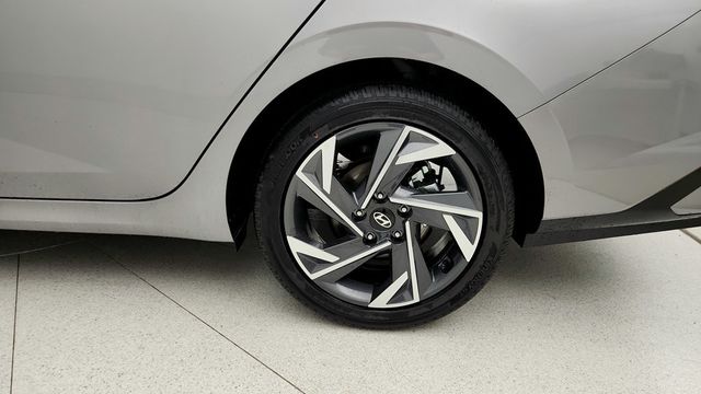 2025 Hyundai Elantra Limited IVT - 22949794 - 8