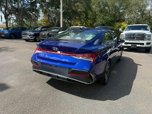 2025 Hyundai Elantra Limited IVT - 22926743 - 10