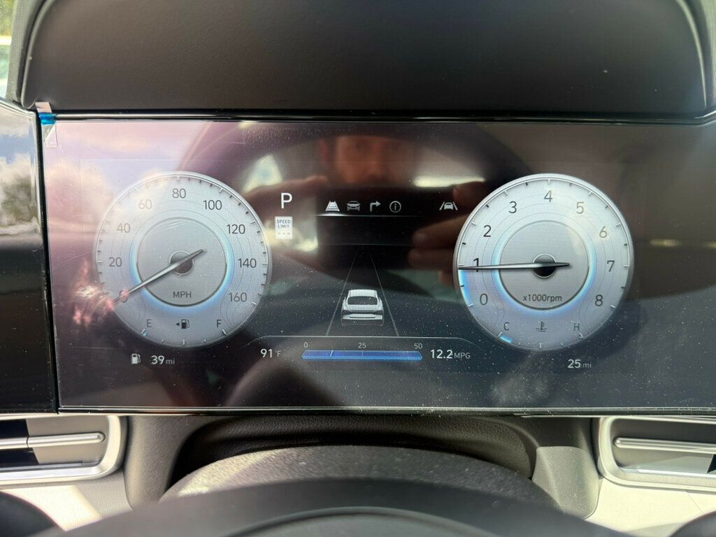 2025 Hyundai Elantra Limited photo 4