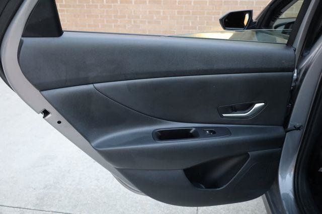 2025 Hyundai Elantra SE - 23046419 - 16