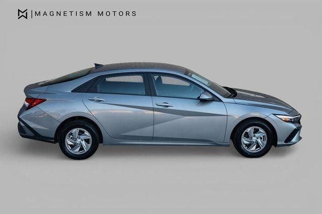 2025 Hyundai Elantra SE - 23046419 - 1