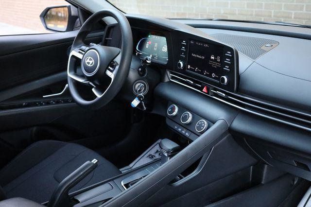 2025 Hyundai Elantra SE - 23046419 - 23