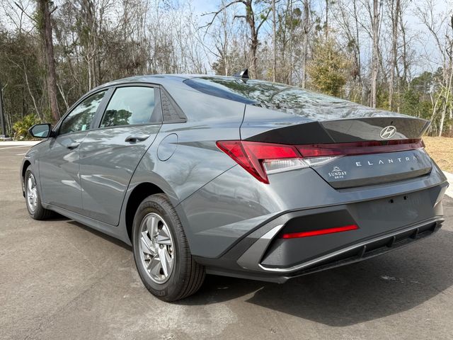2025 Hyundai Elantra SE - 22987985 - 8
